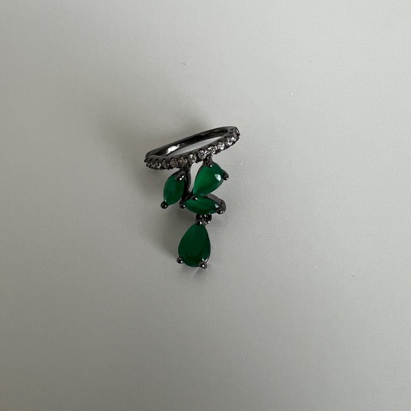 Ear Cuff Earring (Right) - Picture 3 of 4